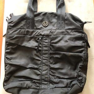 Lululemon Huge Black Gym/Travel Bag with Lots of Pockets in Great Condition